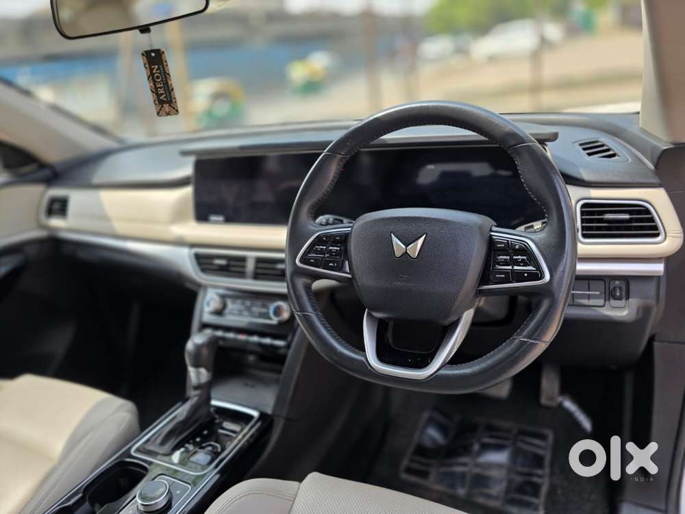 Mahindra Xuv700 2.0 Ax 7 Petrol At Luxury Pack Str, 2023, Petrol