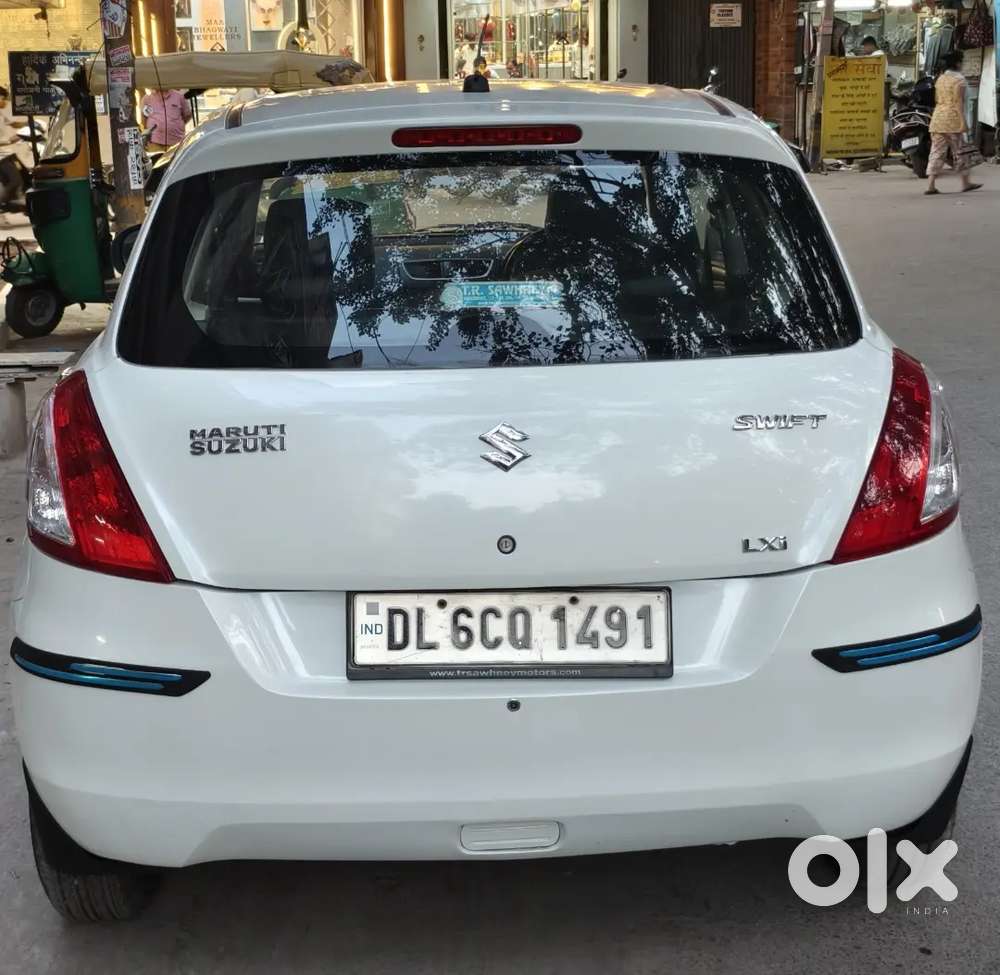 Maruti Suzuki Swift 1.2 Lxi Optional 2017