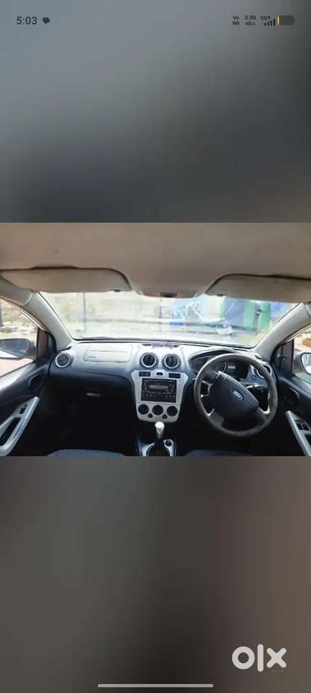 Ford Figo Titanium Blu 2013