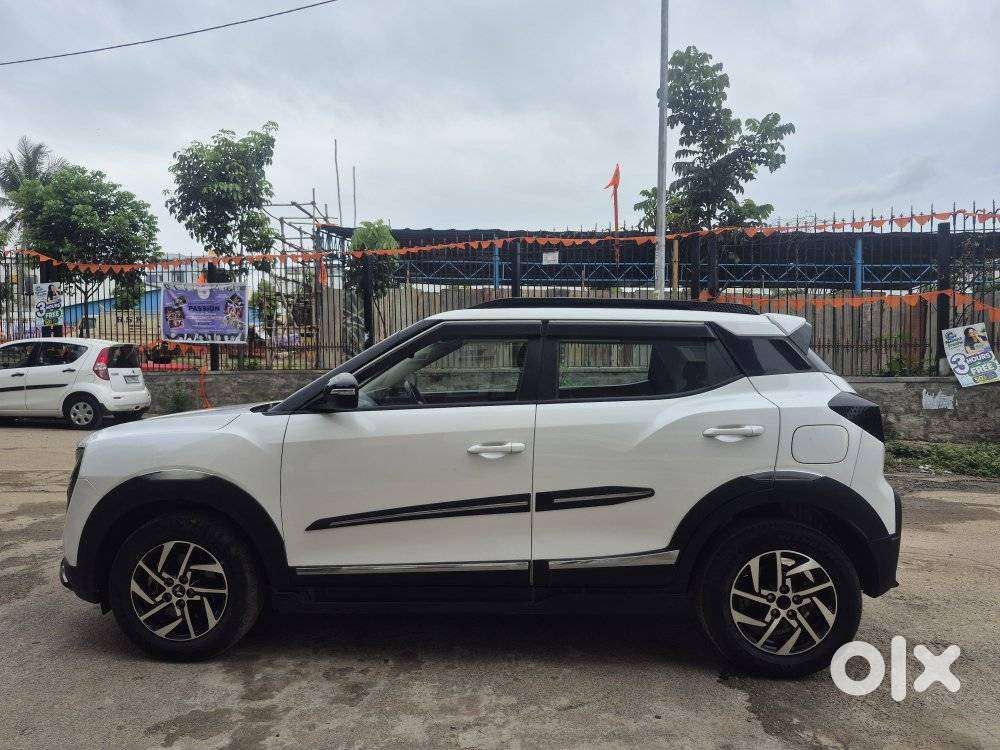 Mahindra Xuv 3xo Ax5 Pm Mt, 2024, Petrol