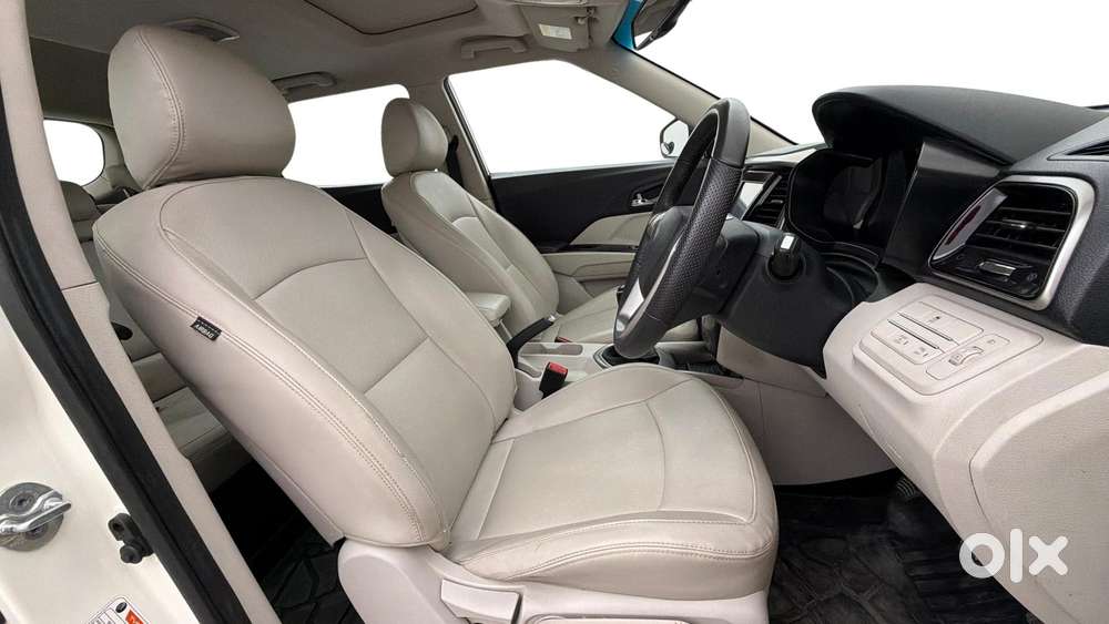Mahindra Xuv300 W8 Option, 2023, Petrol