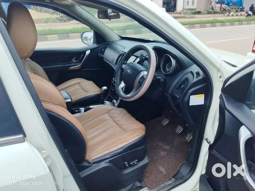 Mahindra Xuv500 W-11 Diesel Manual 2nd Owner 2019