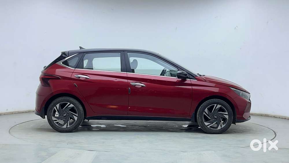 Hyundai New I20 1.2 Asta (o) Mt Dual Tone, 2022, Petrol