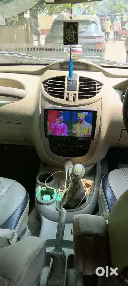 Mahindra Quanto 1.5 C6 2013 Diesel Rto Ballia Hai 7 Seater Car Hai