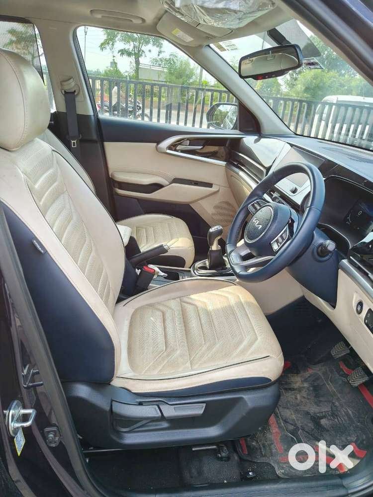 Carens D1.5 6mt Luxury 7 Imperial Blue