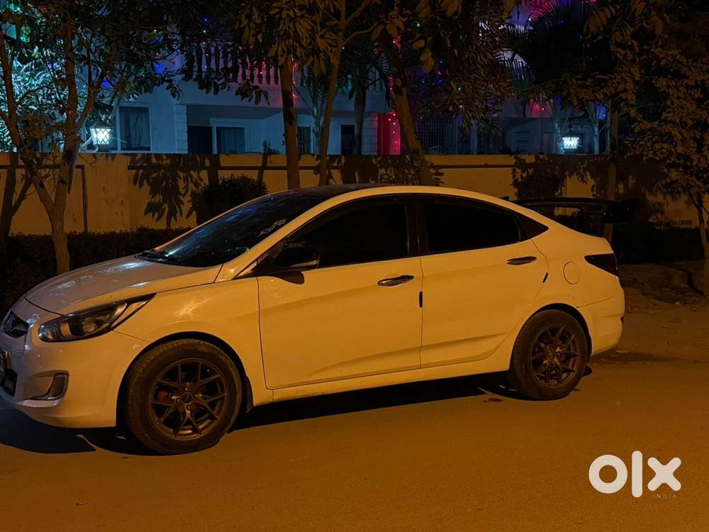 Hyundai Fluidic Verna 2012