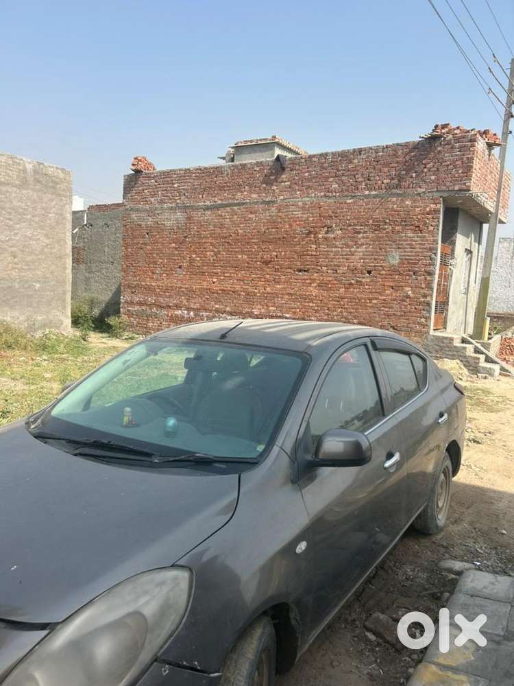 Nissan Sunny 2012