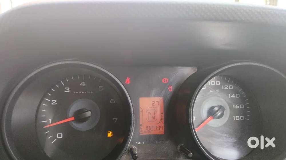 Mahindra Tuv 300 Plus 2018