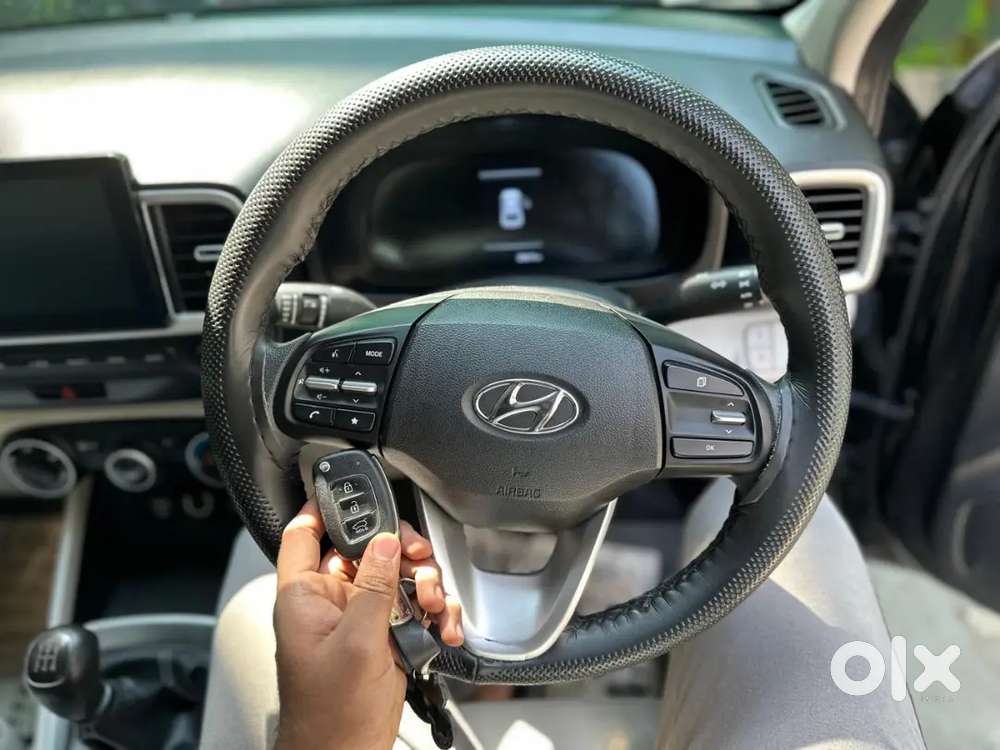Hyundai Venue Petrol 2023 Well Maintained Single Hand Driven