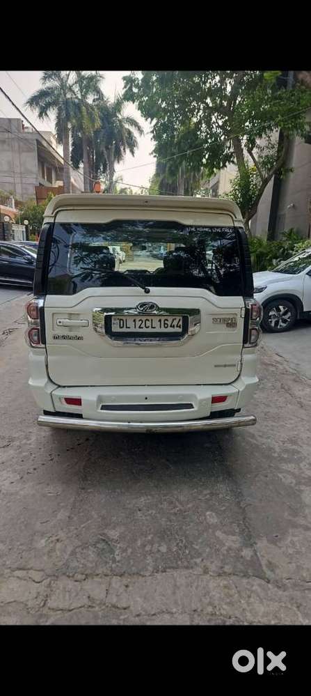 Mahindra Scorpio S10 7 Seater, 2017, Petrol