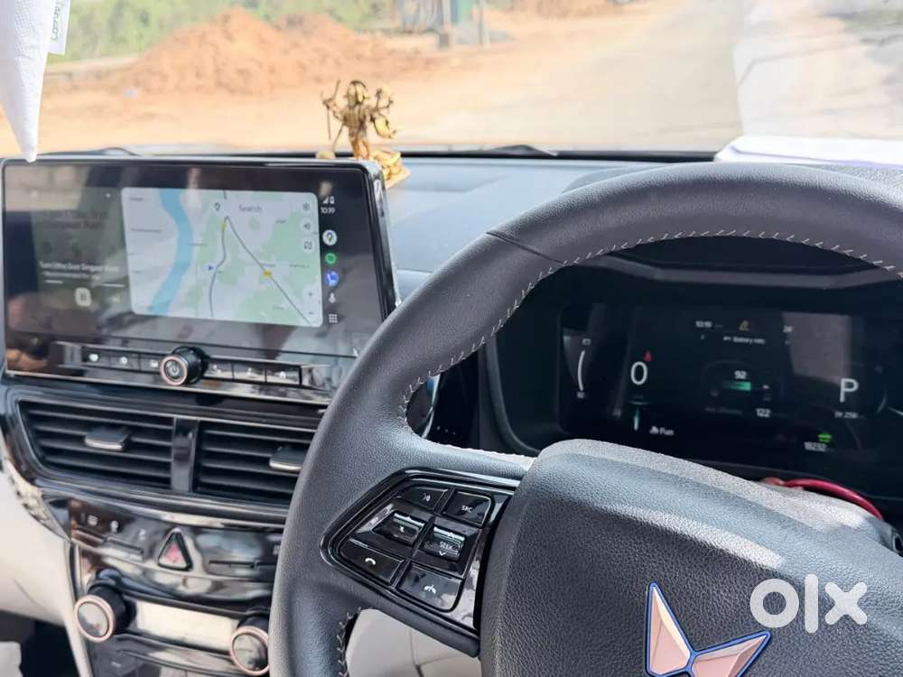 Mahindra Xuv400 2025 Electric 18000 Km Driven