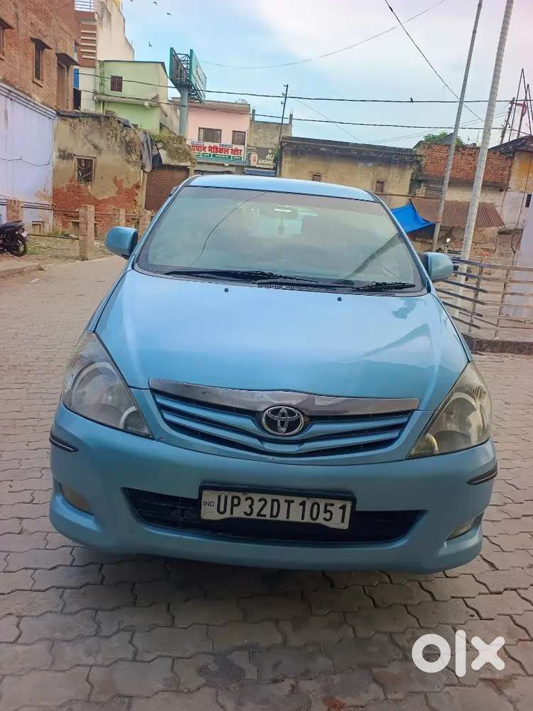 Toyota Innova Hycross 2011