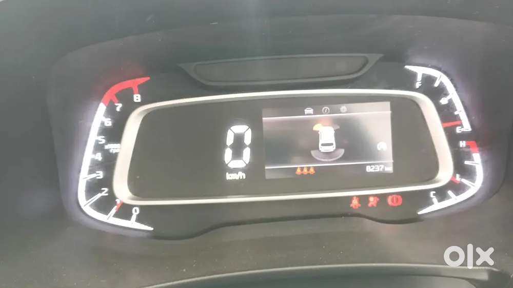 Kia Sonet Petrol 7800 Km Driven