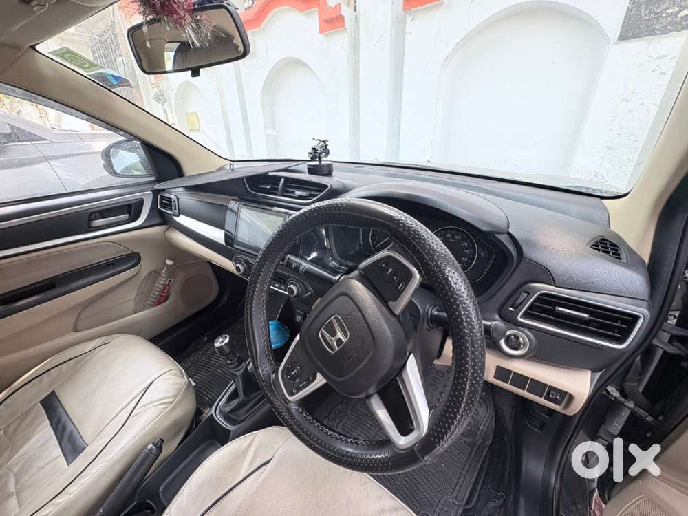 Honda Amaze 2023 Petrol Manual 46869 Km Driven