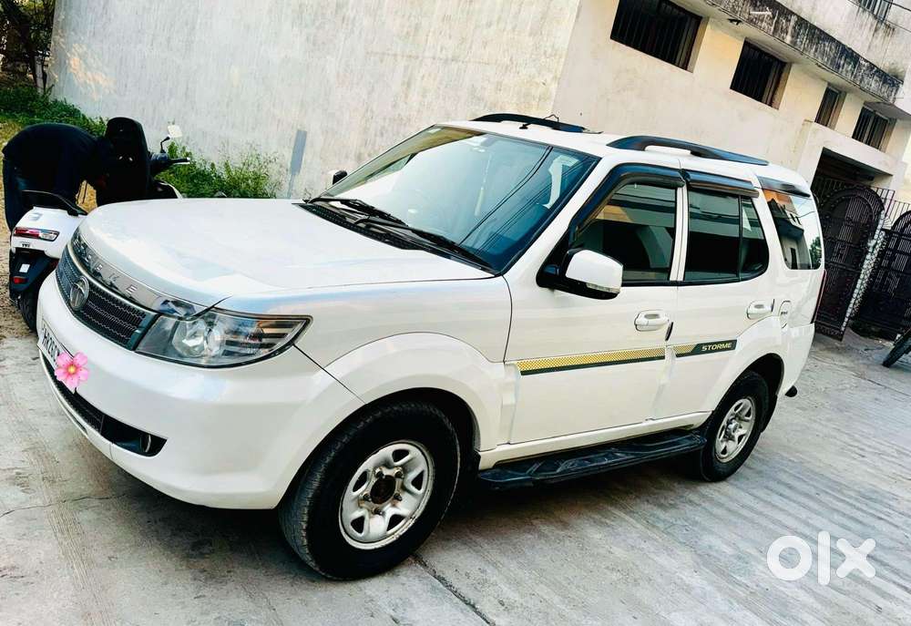 Tata Safari Storme 2012-2015 Explorer Edition, 2015, Diesel
