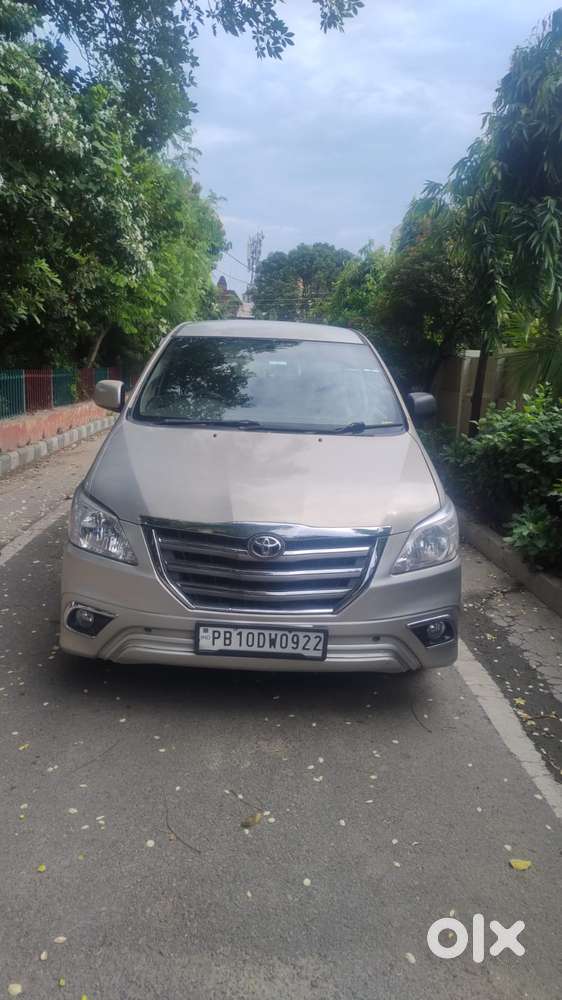 Toyota Innova, 2012