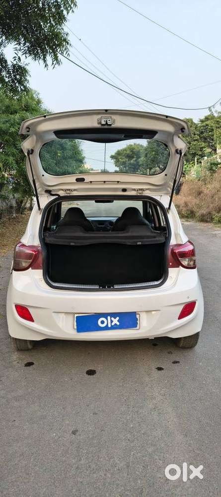 Hyundai I10 Sportz, 2016, Petrol