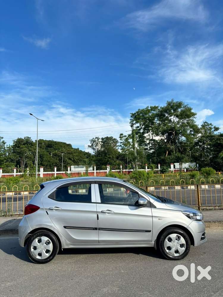 Tata Tiago 1.2 Revotron Xt (o), 2017, Petrol