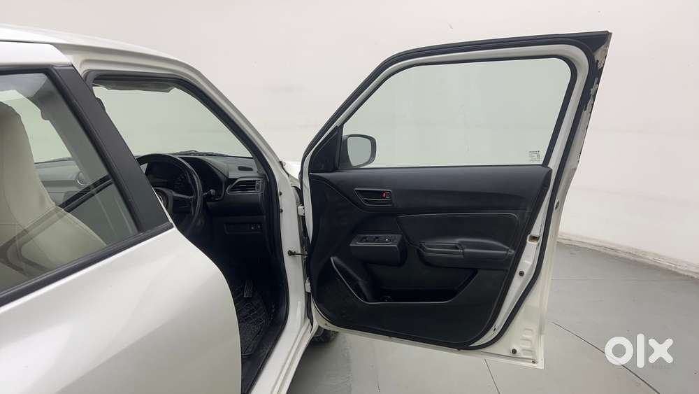 Maruti Suzuki Swift 1.3 Lxi, 2022, Petrol