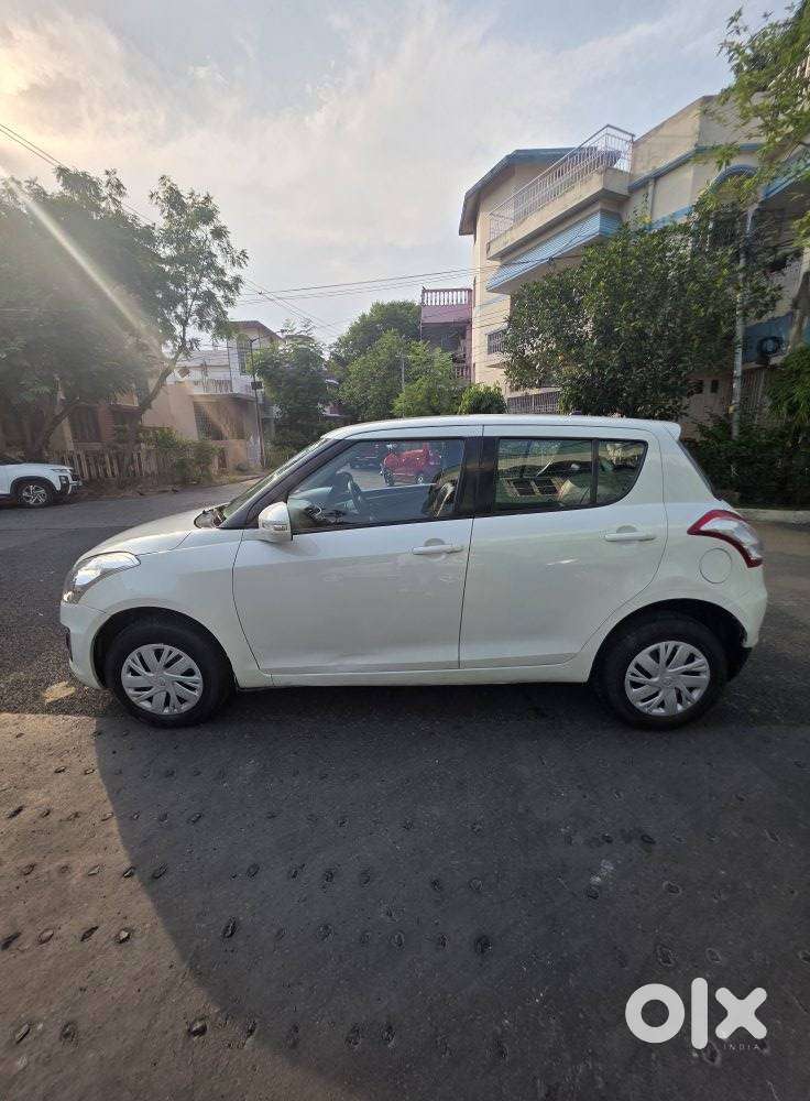 Maruti Suzuki Swift Vxi + Manual, 2015, Petrol