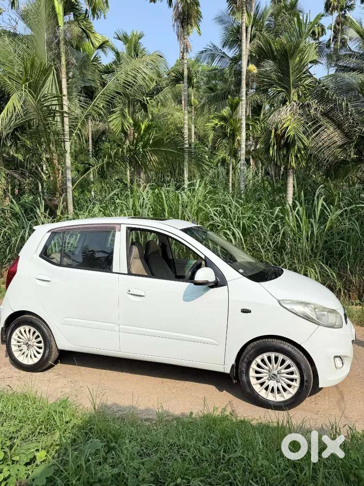 Hyundai Grand I10 2012 Petrol Well Maintained With Sunroof