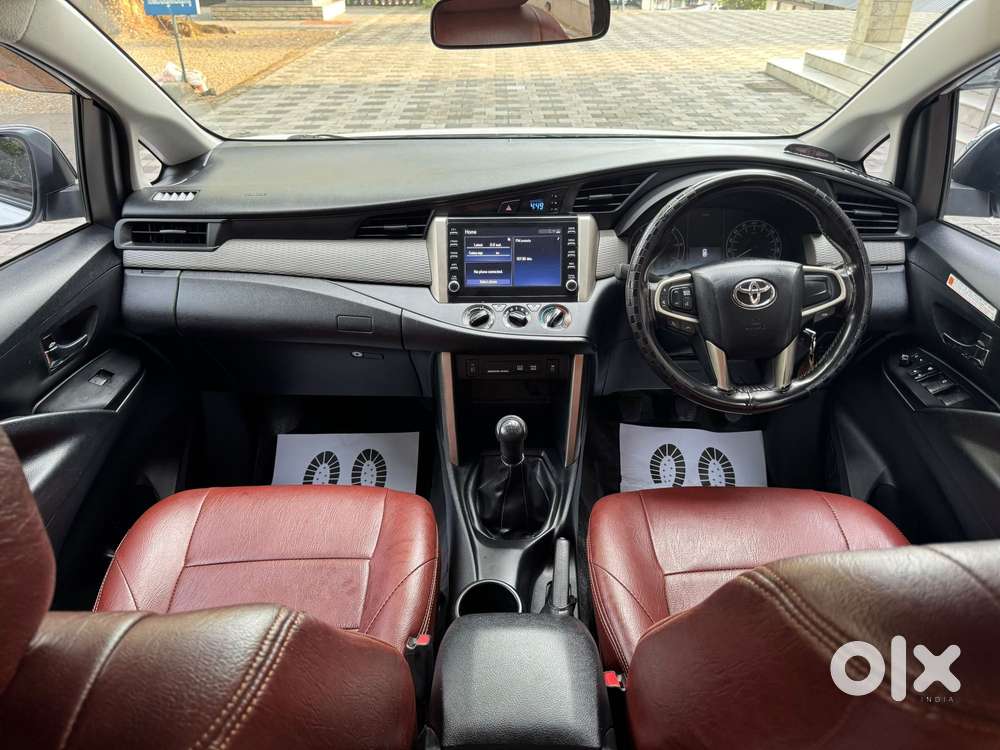 Toyota Innova Crysta 2.4 G Mt 8s, 2023, Diesel