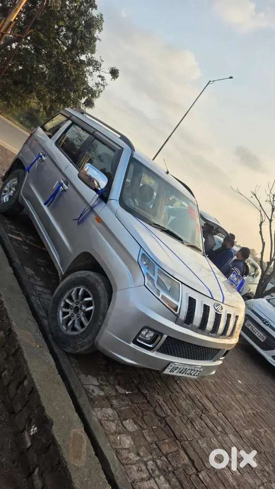 Mahindra Tuv 300 T8 2017