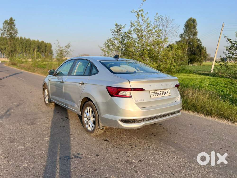 Skoda Slavia Ambition 1.0l Tsi At, 2022, Petrol