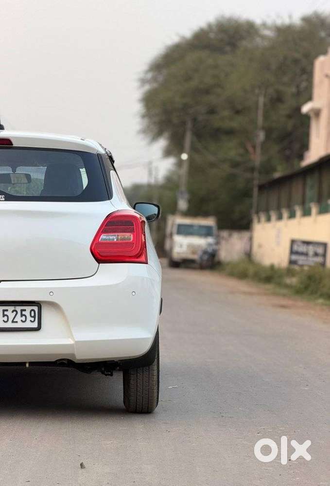 Maruti Suzuki Swift Vxi Ags, 2020, Petrol