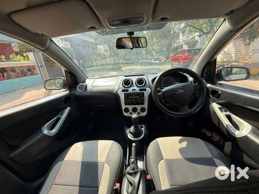 Ford Figo 2010-2012 Petrol Titanium, 2012, Petrol