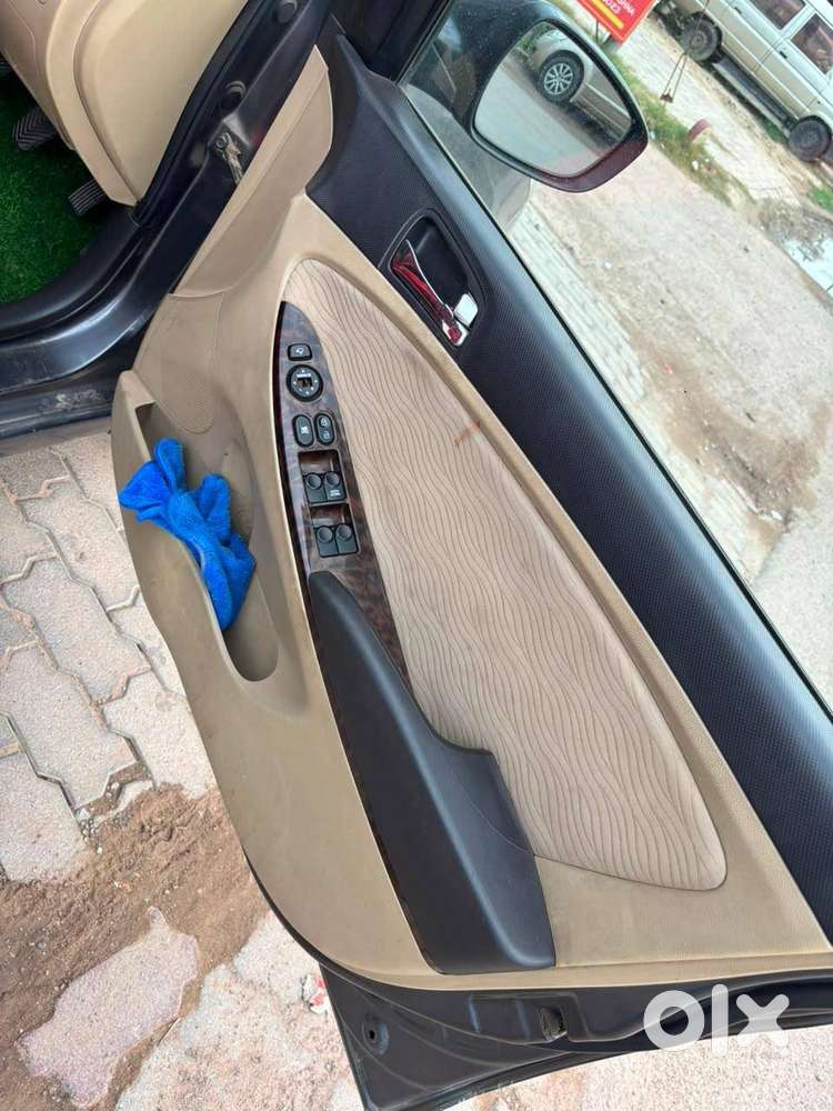 Hyundai Fluidic Verna 2012