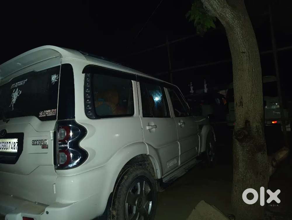 Mahindra Scorpio S6 Plus Diesel 2015