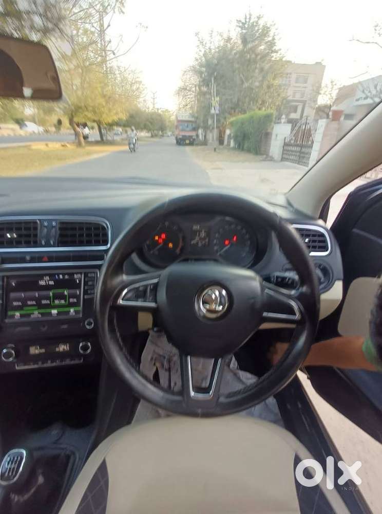 Skoda Rapid 1.0 Tsi Ambition, 2020, Petrol