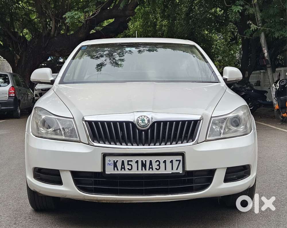 Skoda Laura 1.8 Tsi Ambiente, 2012, Petrol