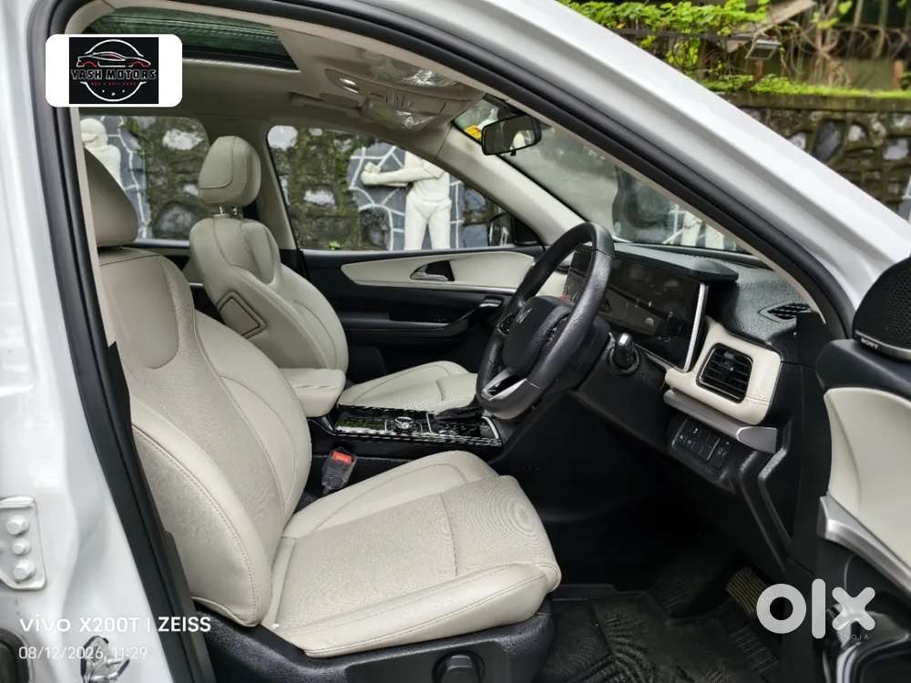 Mahindra Xuv700 2.2 Ax 7 Diesel At Luxury Pack Str, 2024, Diesel