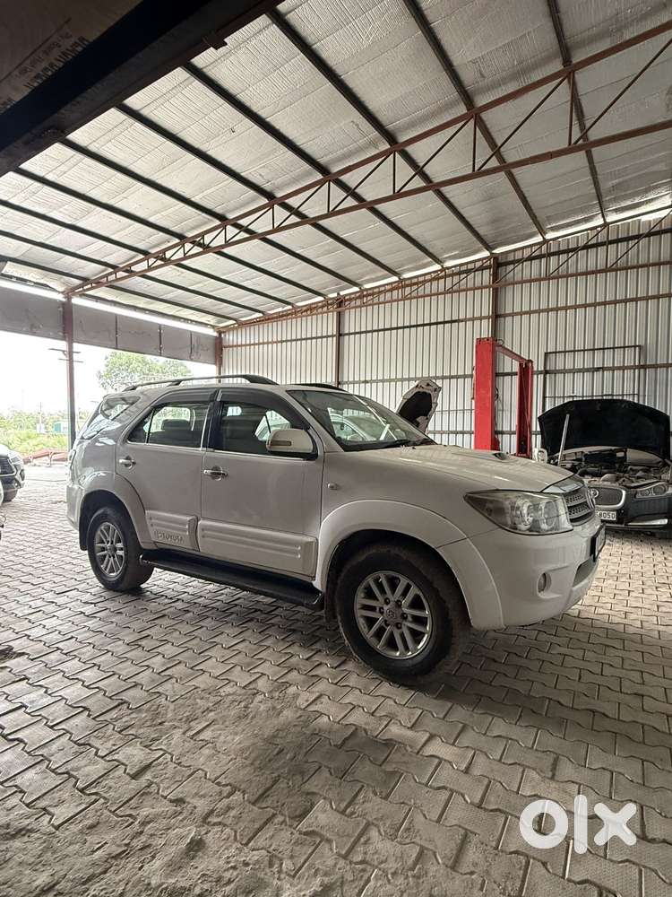 Toyota Fortuner 4x4 At, 2010, Diesel