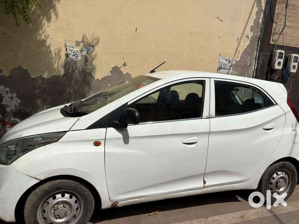 Hyundai Eon 2017 Petrol 350000 Km Driven