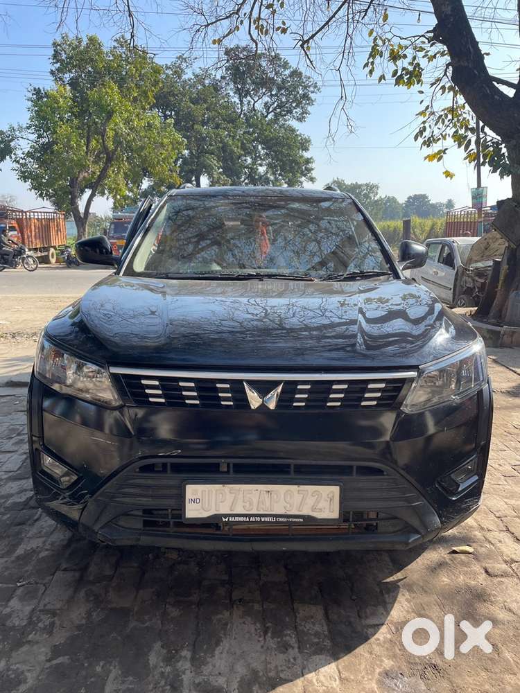 Mahindra Xuv300 2023 Diesel Well Maintained