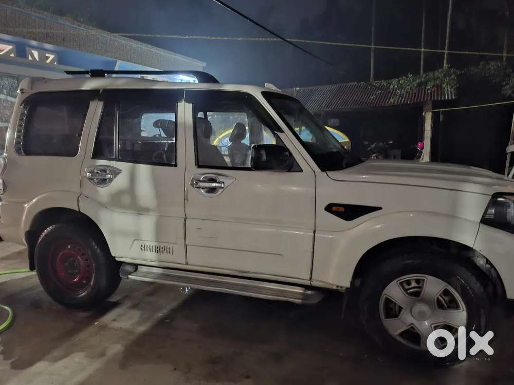 Mahindra Scorpio Classic 2015 Diesel 230000 Km Driven