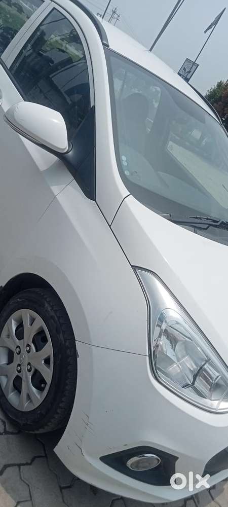Hyundai Grand I10 Sportz, 2016, Petrol