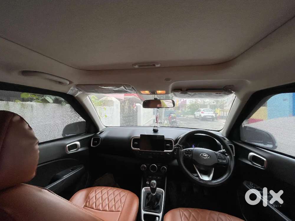 Hyundai Venue 2022 Petrol 16000 Km Driven