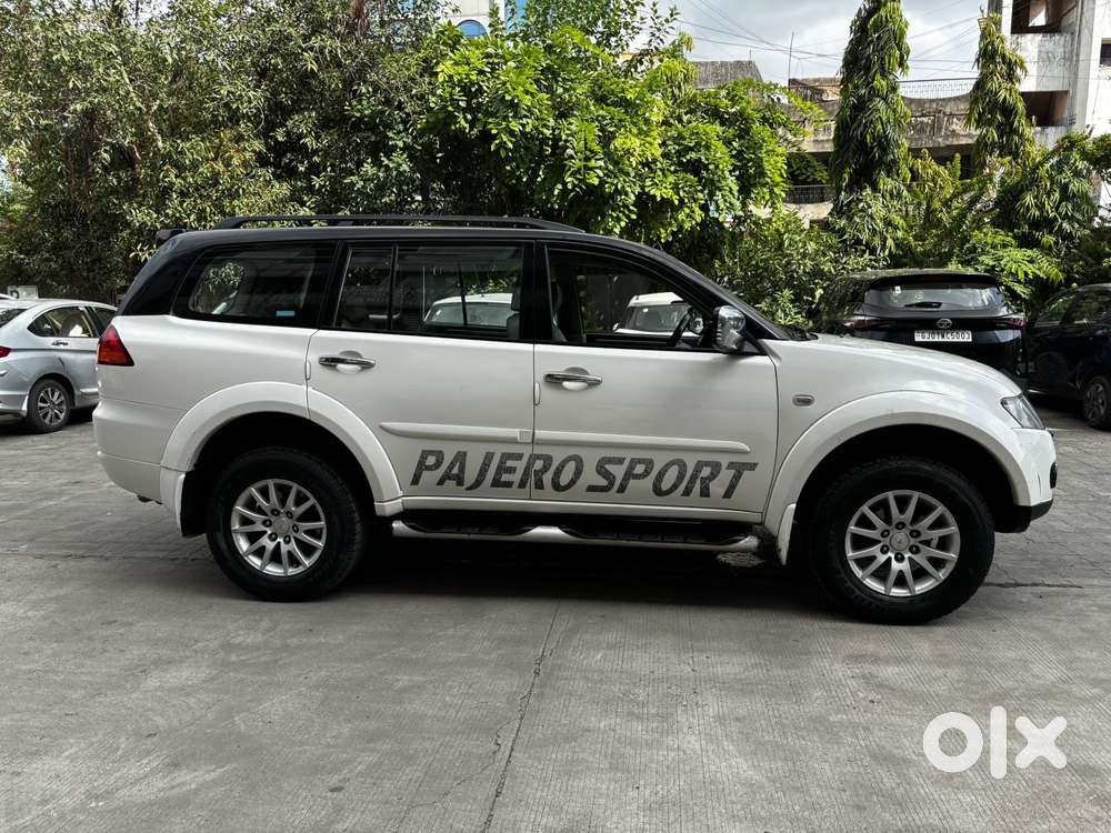 Mitsubishi Pajero Sport 4x4 Dual Tone, 2013, Diesel