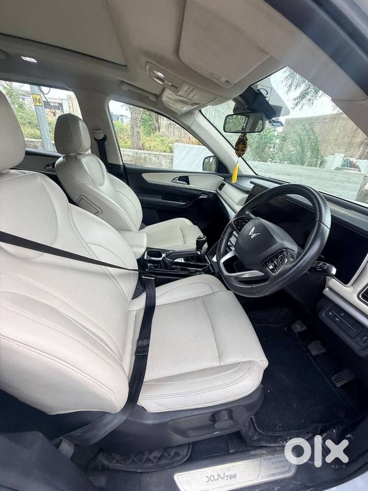 Mahindra Xuv700 2024 Diesel 22000 Km Driven