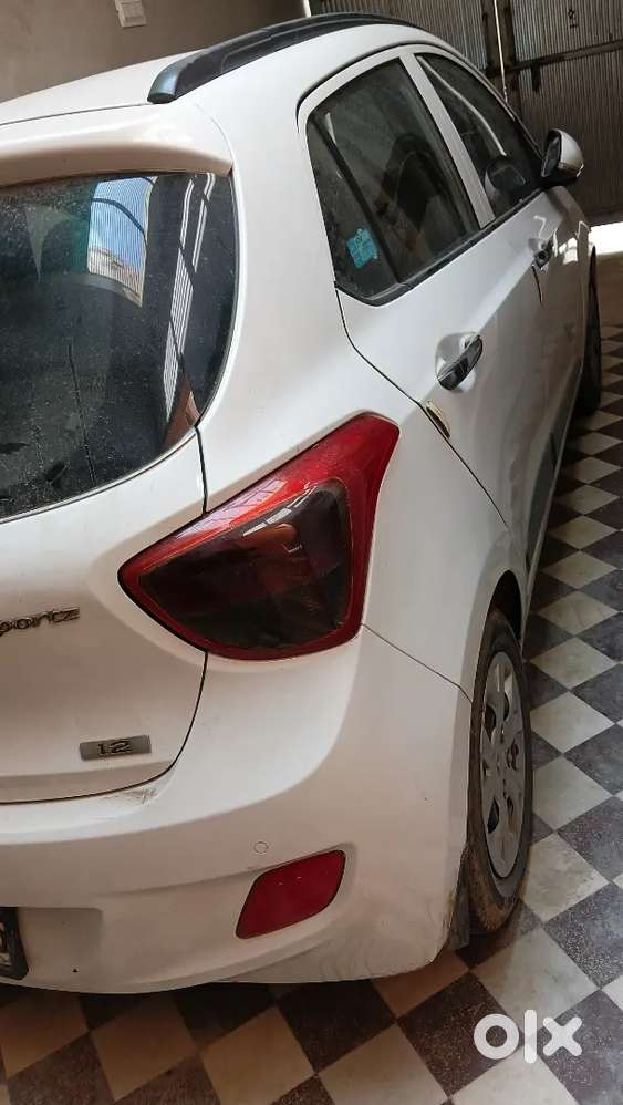 Hyundai Grand I10 Sportz 2015 Push Button Start