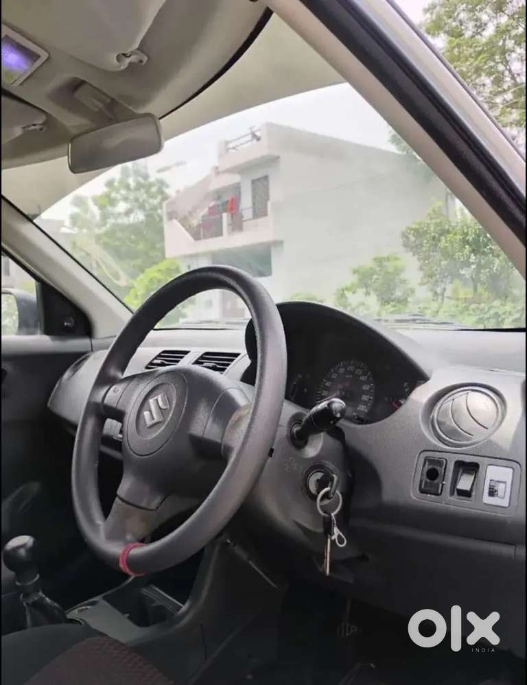 Maruti Suzuki Swift Lxi 2010