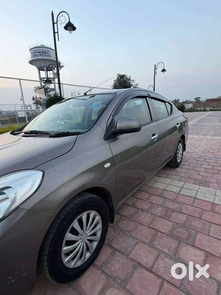 Nissan Sunny Petrol 2012