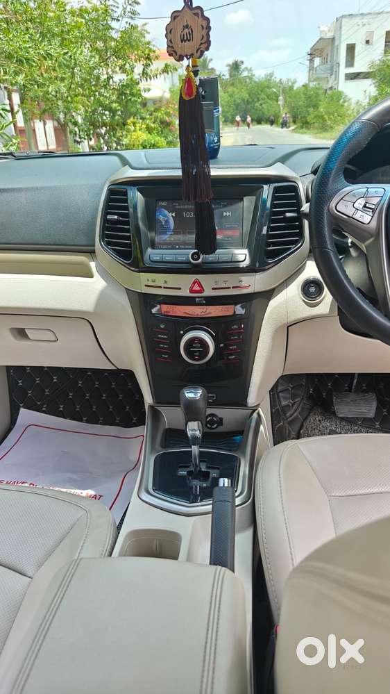 Mahindra Xuv300 1.2 W8 (o) Amt Petrol, 2022, Petrol