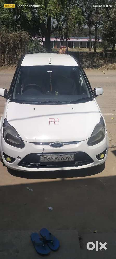 Ford Figo 2012 Petrol 75000 Km Driven