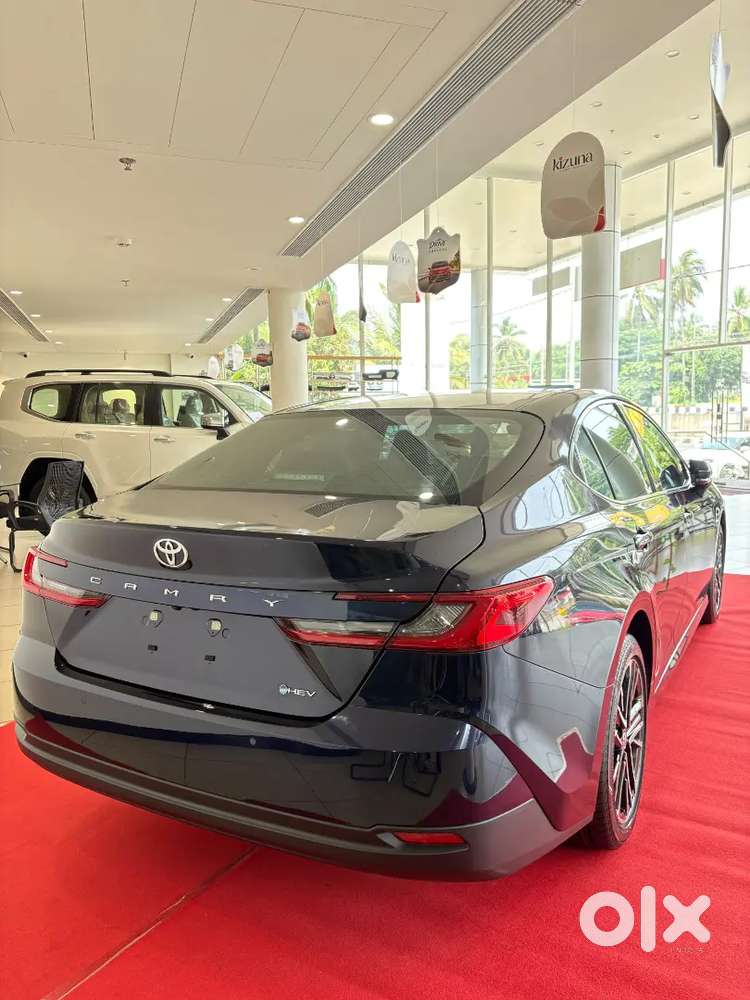 Toyota Camry Hybrid 2026