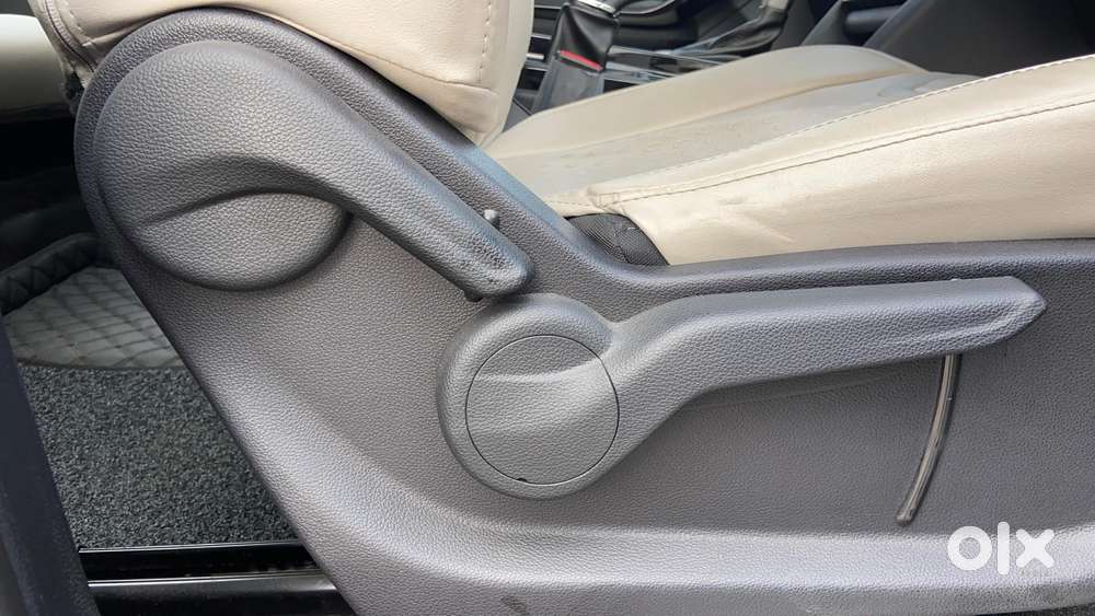 Mahindra Xuv700 2.0 Ax 5 Petrol At Str, 2022, Petrol